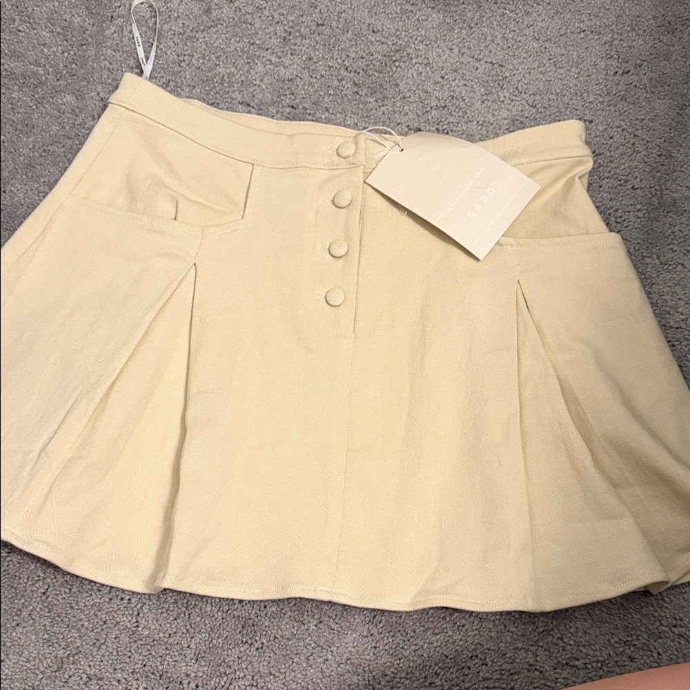 Cream Button-Front Flared Mini Skirt - Picture 3 of 5